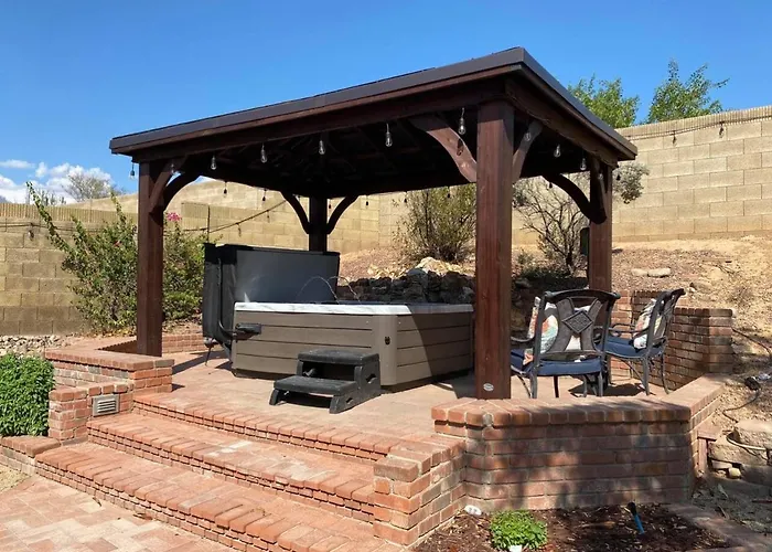 Zen Den Hot Tub Misters Hiking Bikes Park Holiday home *